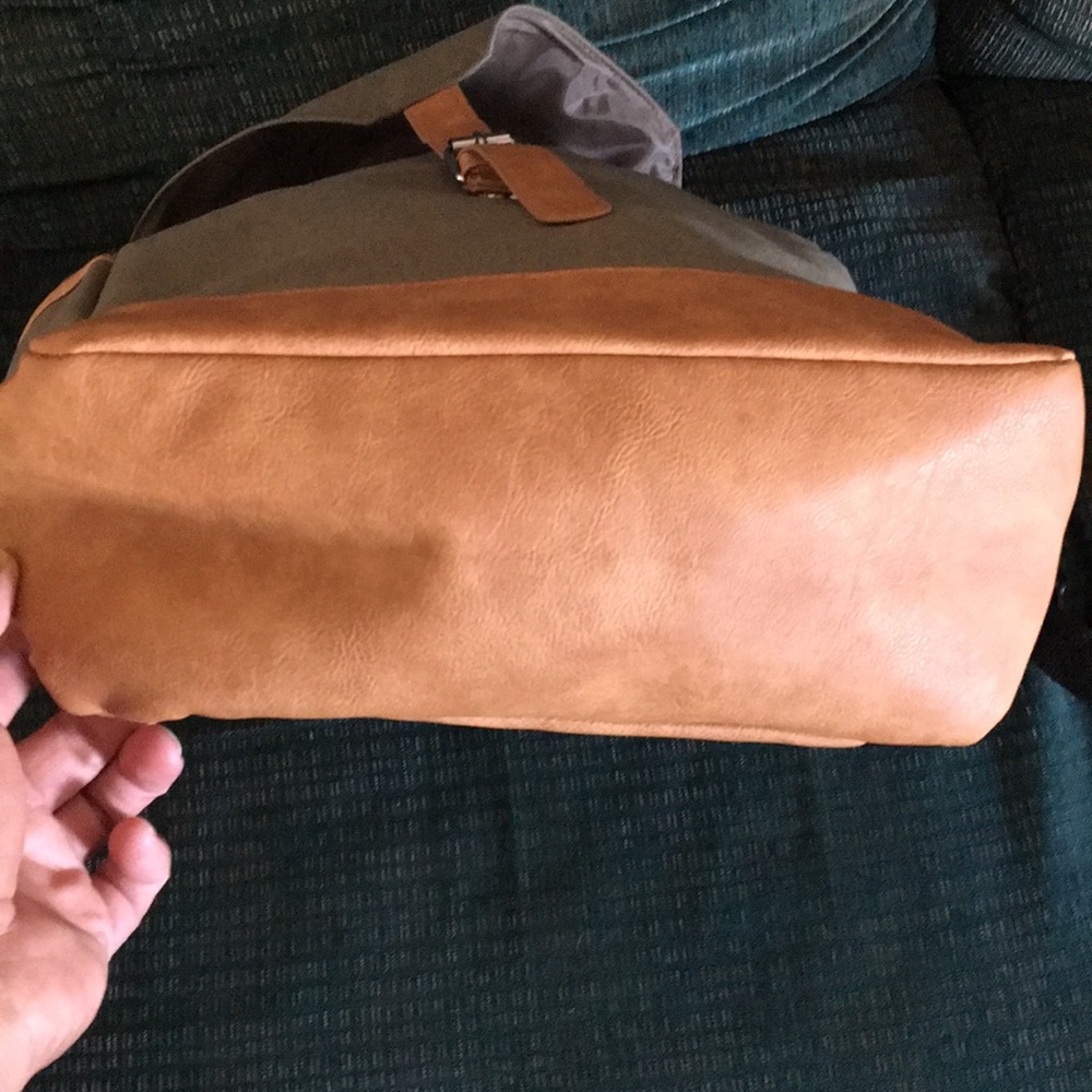 DSW backpack. - Picture 5 of 7